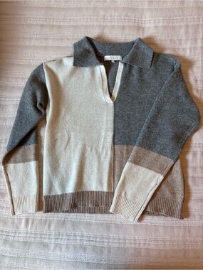 Verve Ami Colorblock V-Neck Sweater in Gray, Cream, Brown